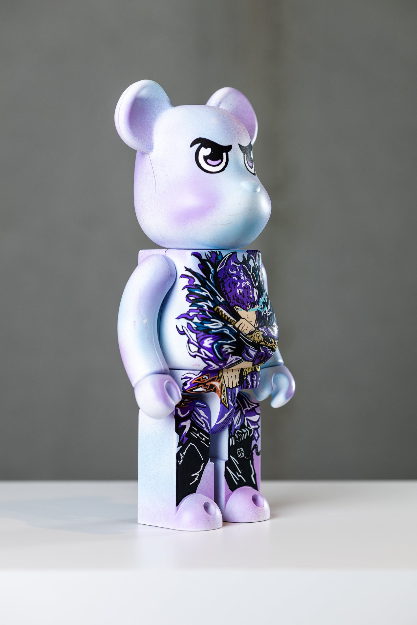BEARBRICK 400%(28 CM) –,,Sung Jin-woo,,von Solo Leveling