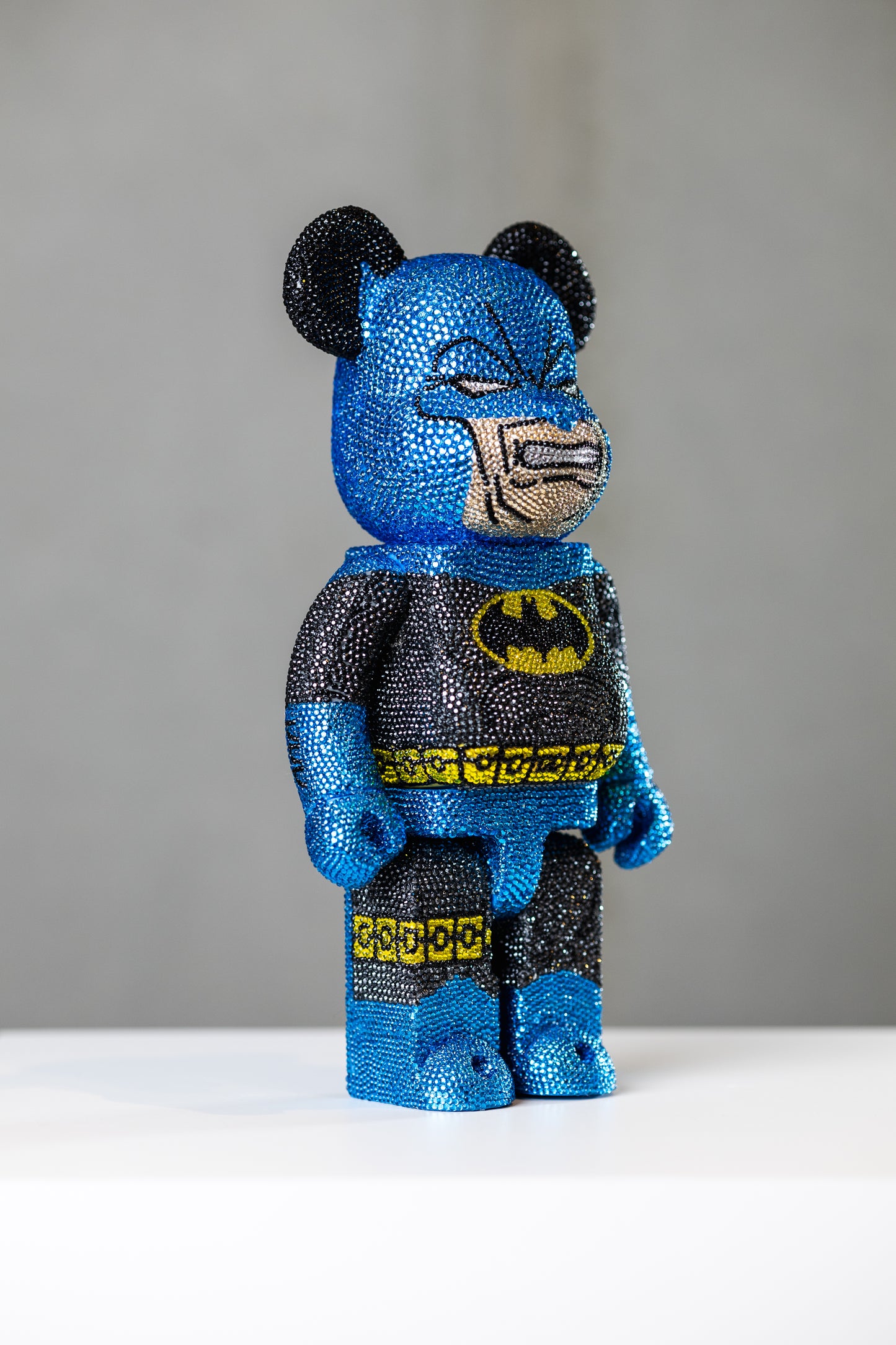 BEARBRICK 400%(28 CM)–,,BATMAN STRASS EDITION,,-THE DARK KNIGHT RETURNS