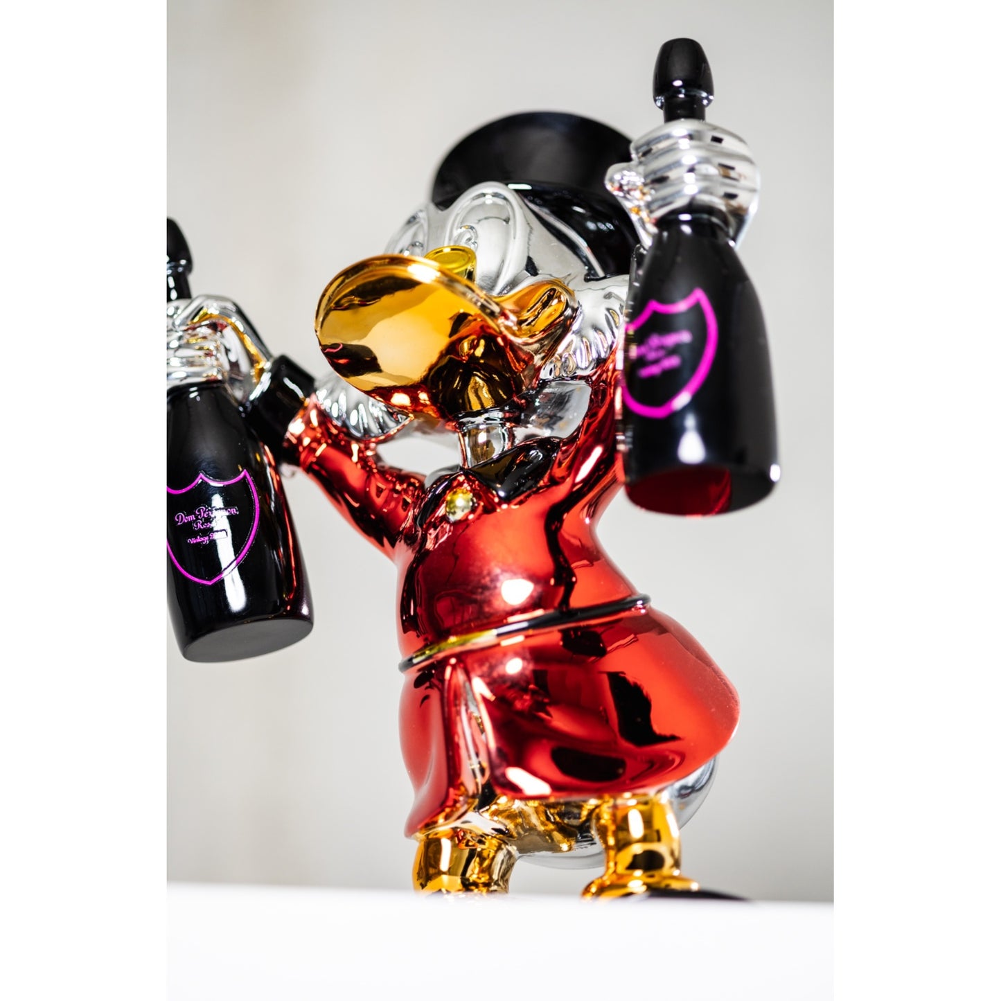 Duck Crown Pop Art Sculpture – 40 cm (Red Edition)