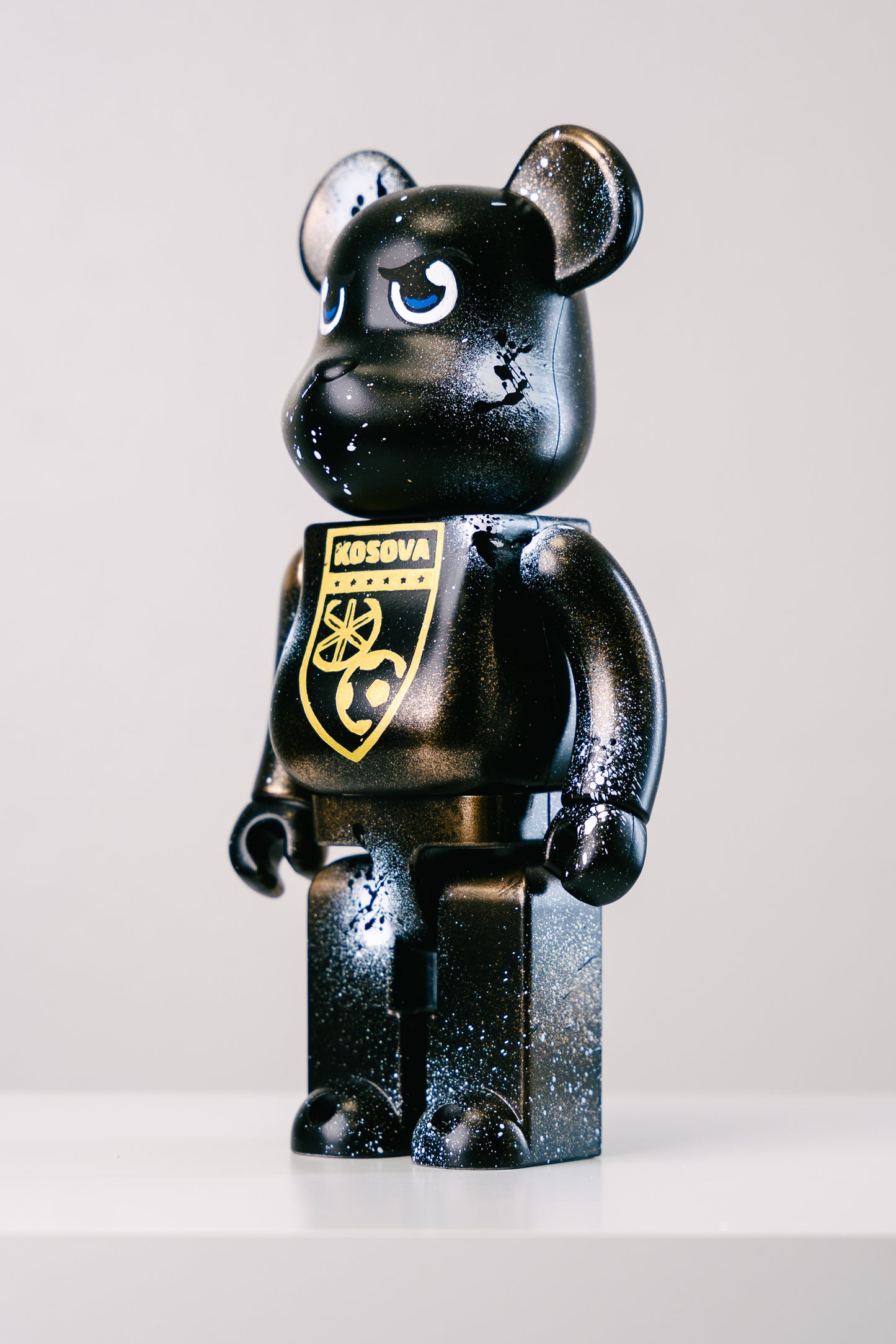 Bearbrick 400%(28 cm )–,, Kosovo Custom Edition-"