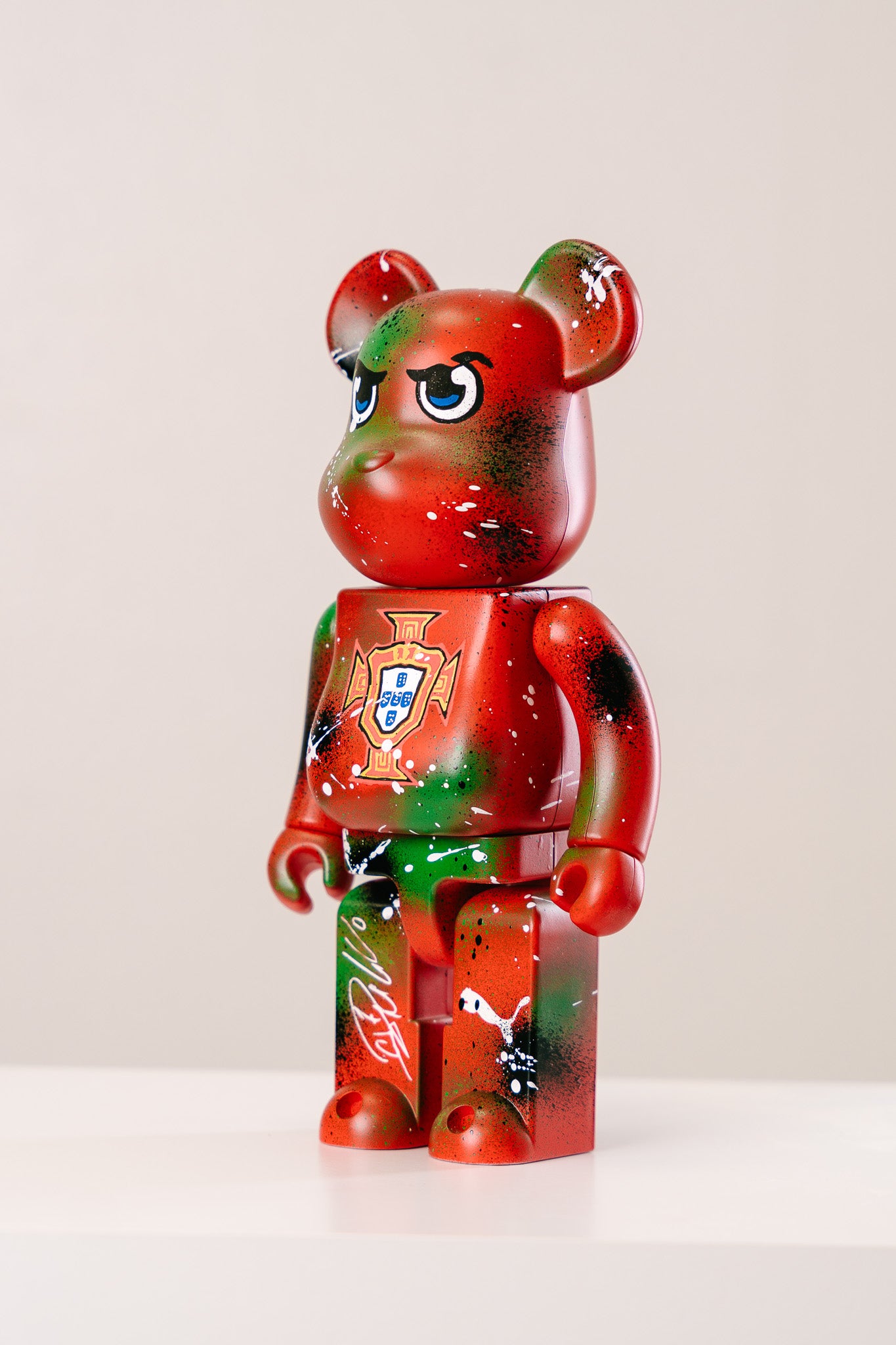 Bearbrick 400%(28 cm) –,,Portugal Custom Edition-"
