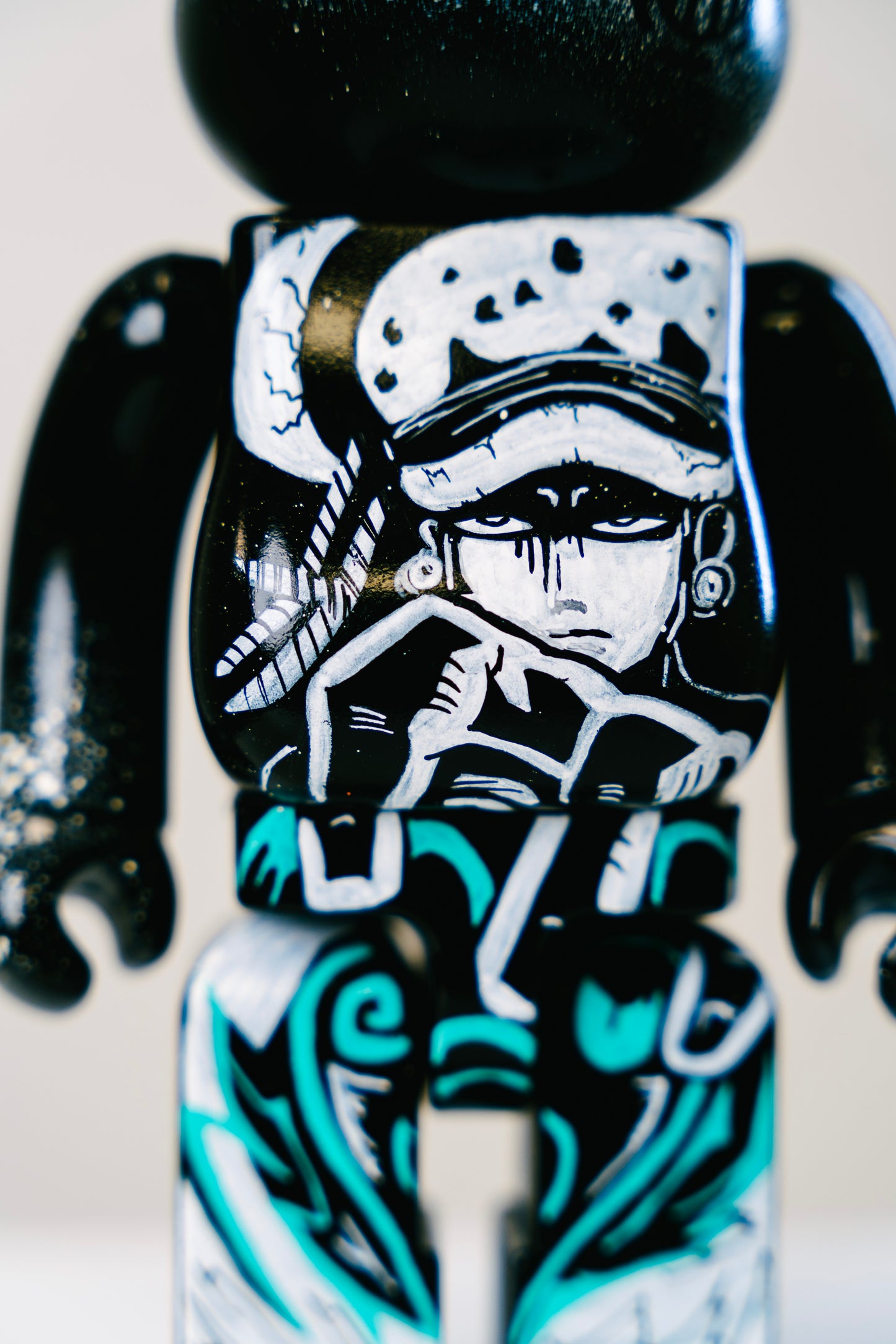 Bearbrick 400% (28cm)  – „Trafalgar Law Anime “ Art Edition