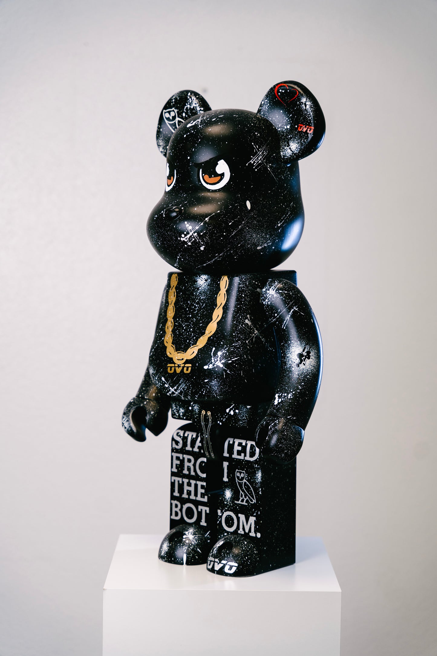 Bearbrick 1000% (70cm)  – „Started from the Bottom OVO“ Art Edition