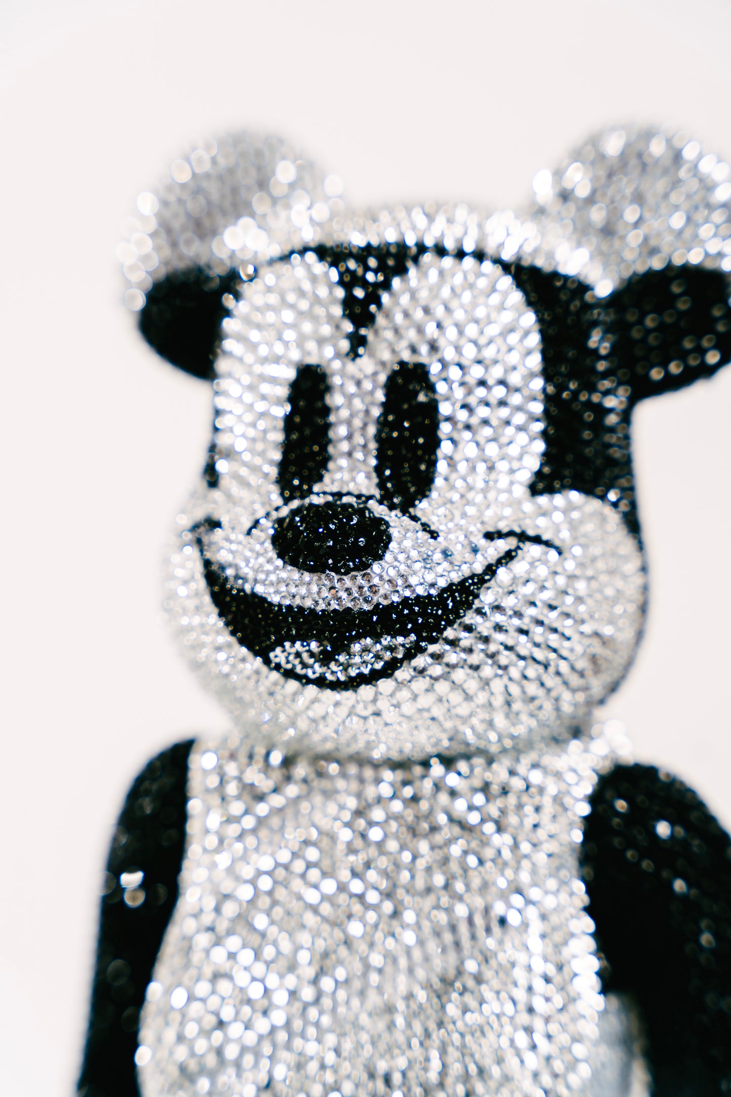 Bearbrick 400% (28cm)-,,Micky Mouse Crystal Edition-"