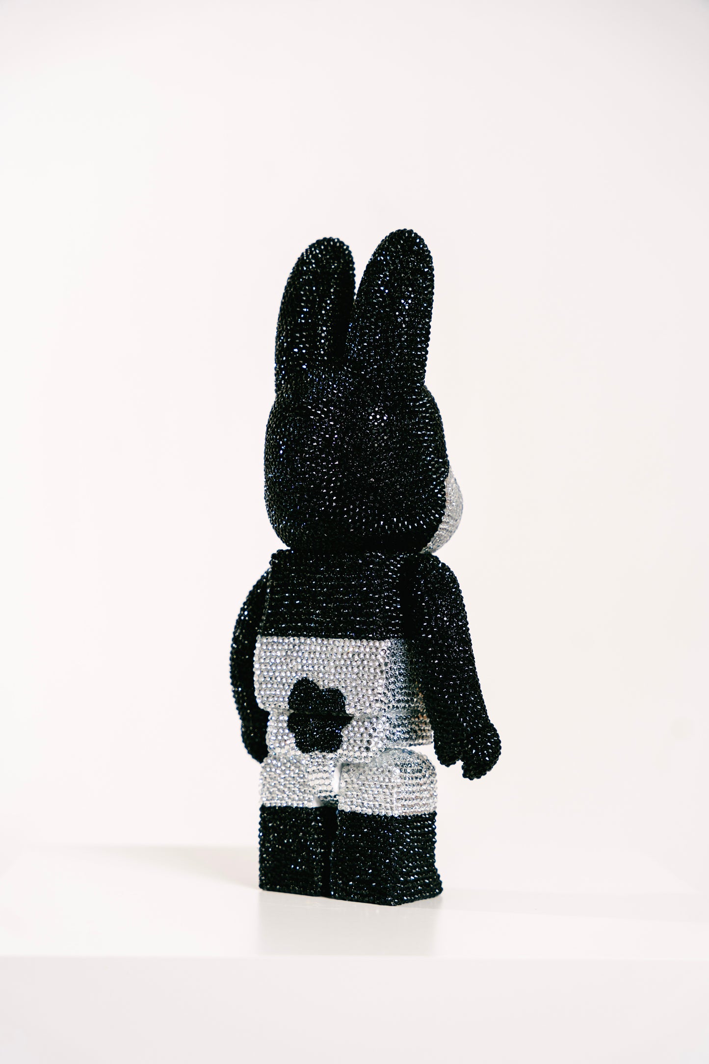 Bearbrick 400% (28cm) -,,Oswald the Lucky Rabbit Crystal Edition-"