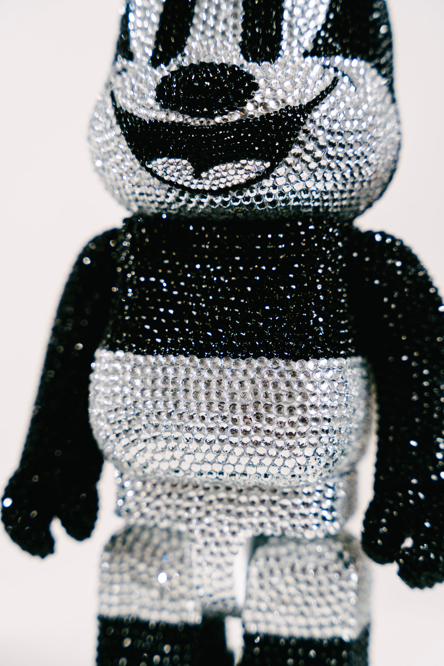 Bearbrick 400% (28cm) -,,Oswald the Lucky Rabbit Crystal Edition-"