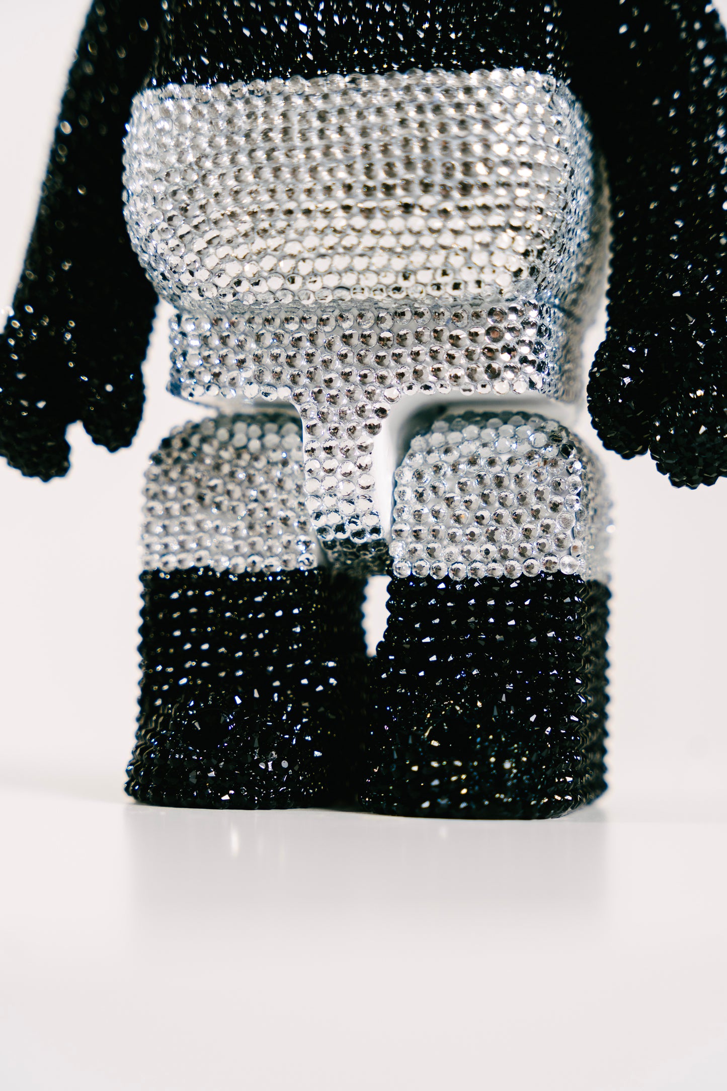 Bearbrick 400% (28cm) -,,Oswald the Lucky Rabbit Crystal Edition-"