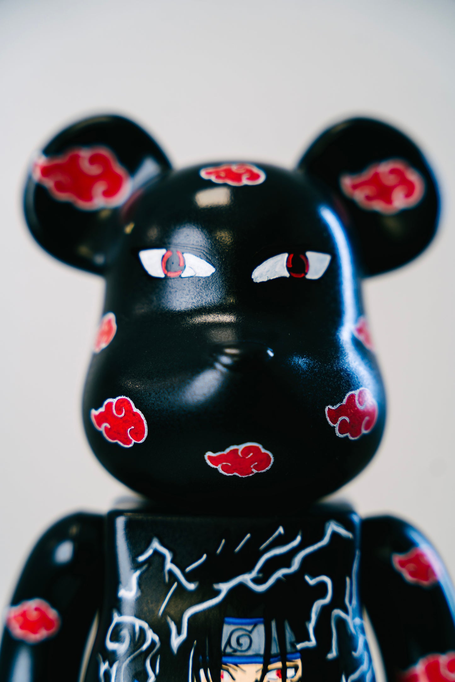 Bearbrick 400% (28cm)  – „Itachi Uchiha Anime“ Art Edition