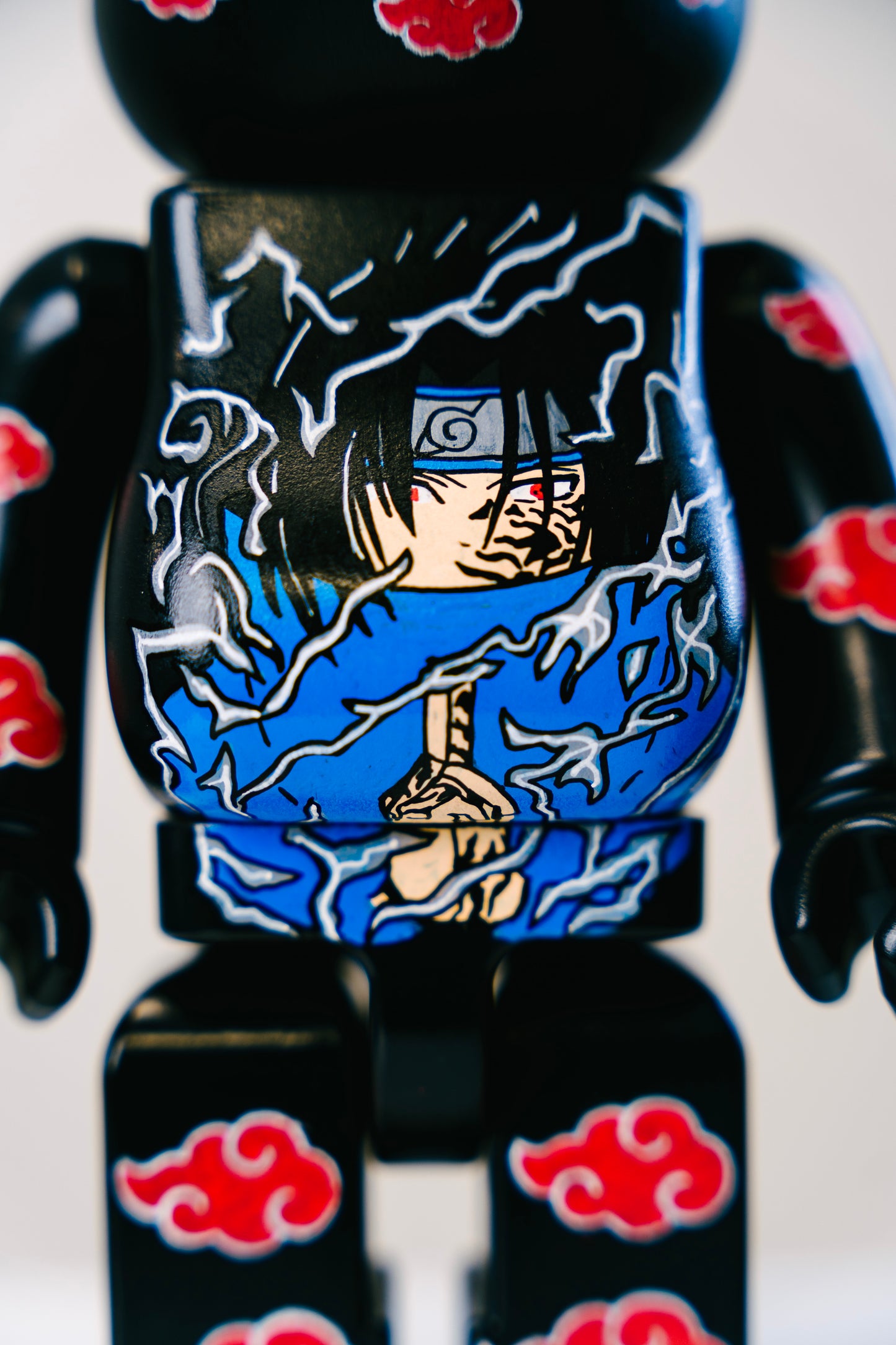 Bearbrick 400% (28cm)  – „Itachi Uchiha Anime“ Art Edition