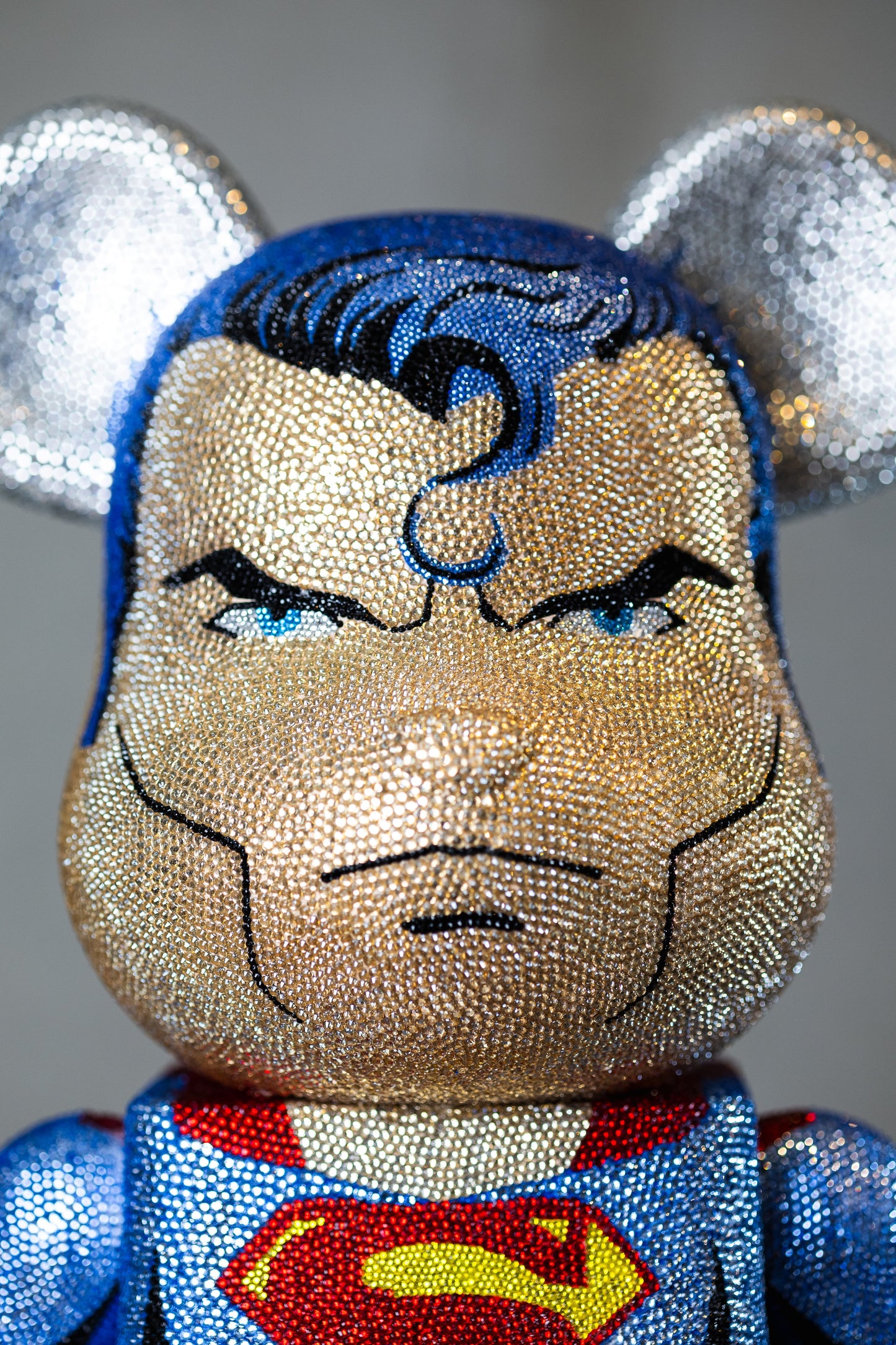 BEARBRICK 1000%(70 CM) – SUPERMAN EDITION (Handarbeit mit über 50.000 Strasssteinen)