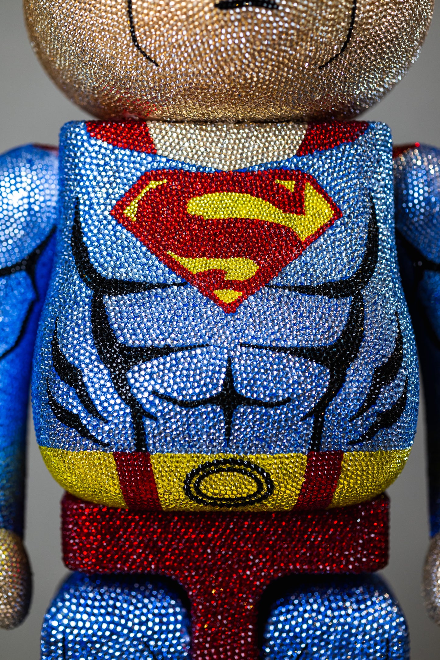 BEARBRICK 1000%(70 CM) – SUPERMAN EDITION (Handarbeit mit über 50.000 Strasssteinen)