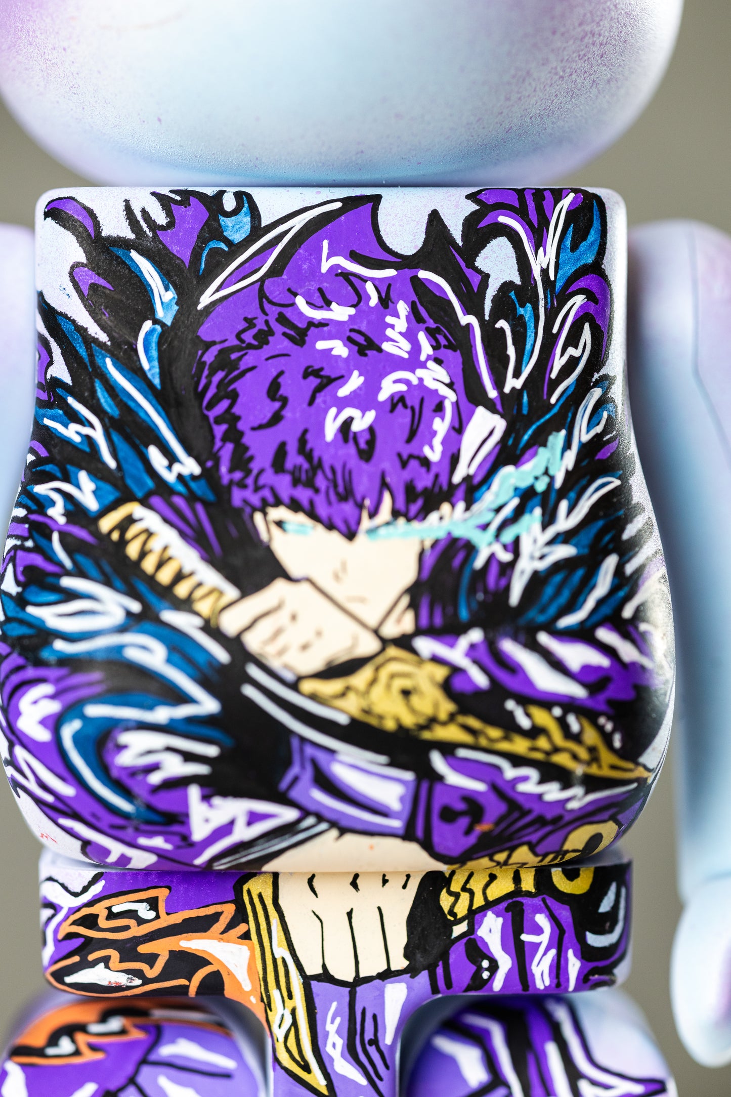 BEARBRICK 400%(28 CM) –,,Sung Jin-woo,,von Solo Leveling