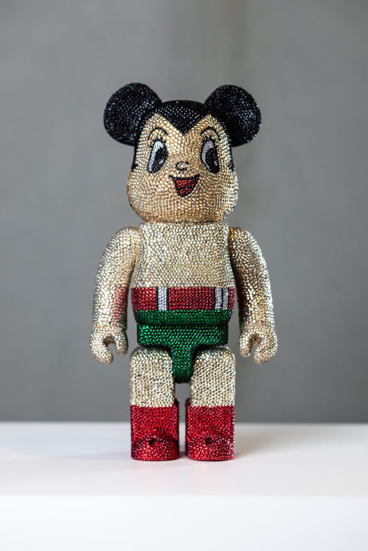 BEARBRICK 400%(28 CM9–,,ASTRO BOY STRASS EDITION,,-(Handarbeit | über 8.000 Strasssteine)