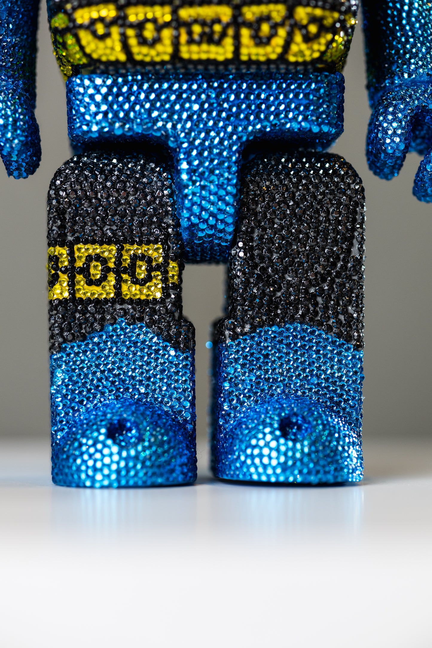 BEARBRICK 400%(28 CM)–,,BATMAN STRASS EDITION,,-THE DARK KNIGHT RETURNS