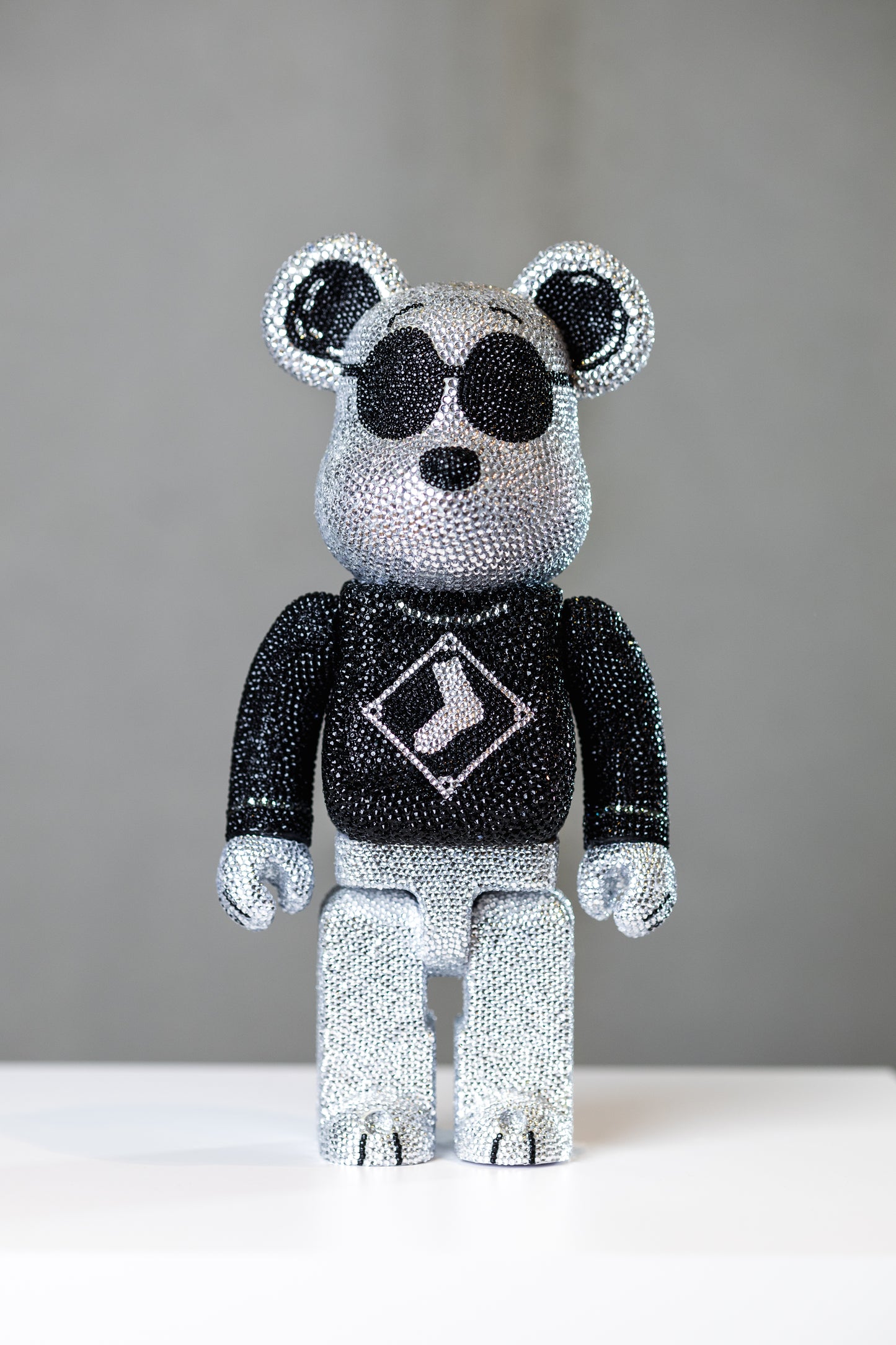 BEARBRICK 400%(28 CM)–,,Snoopy Peanuts STRASS EDITION,,-
