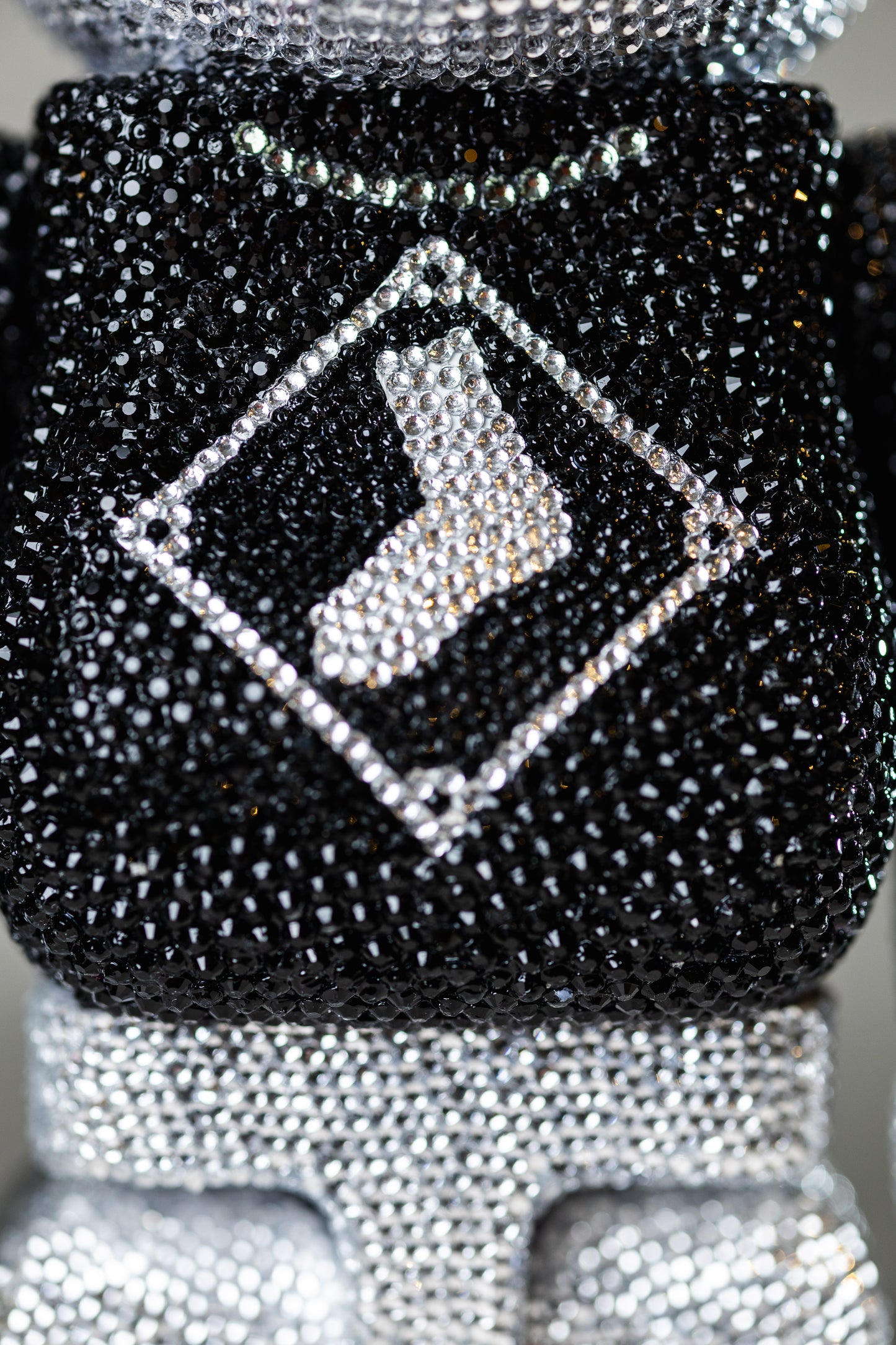 BEARBRICK 400%(28 CM)–,,Snoopy Peanuts STRASS EDITION,,-