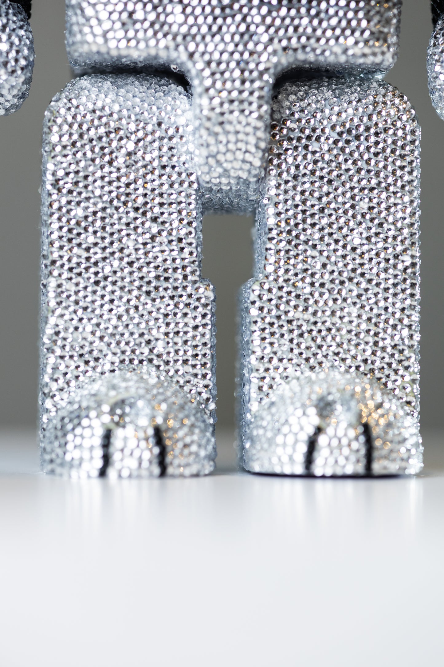 BEARBRICK 400%(28 CM)–,,Snoopy Peanuts STRASS EDITION,,-