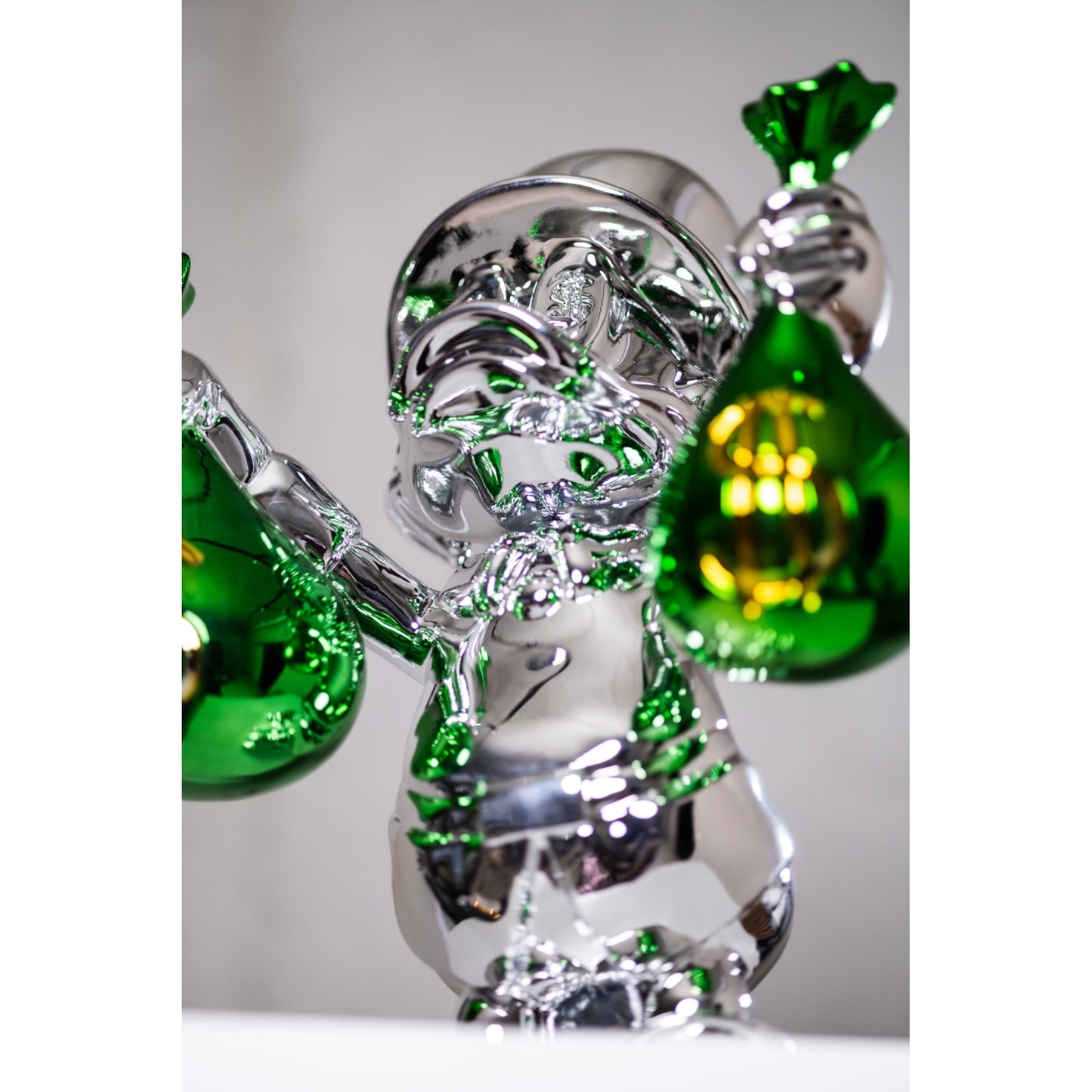 Duck Crown Pop Art Sculpture – 40 cm (Silver Edition)
