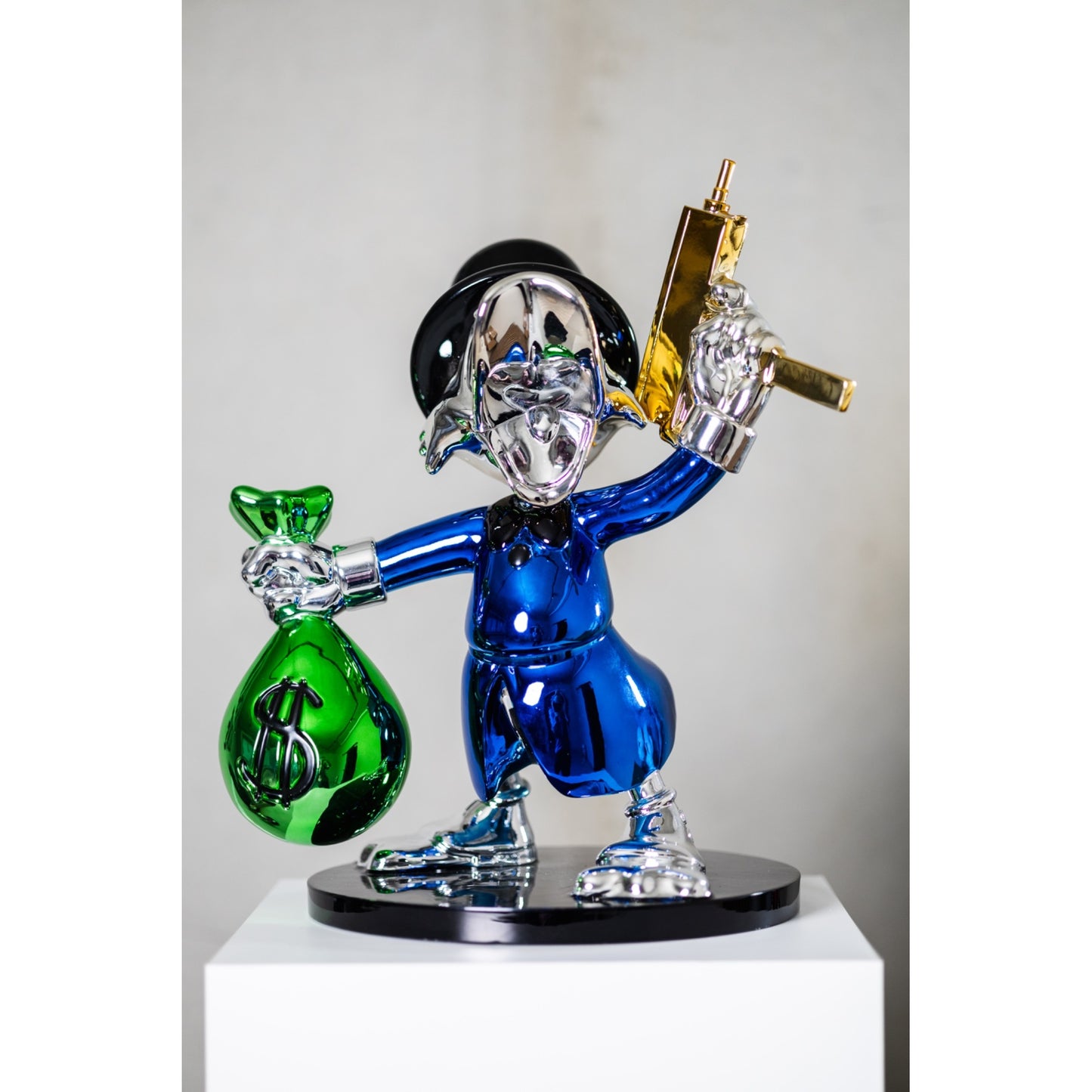 Duck Crown Pop Art Sculpture – 40 cm (Blue Edition)