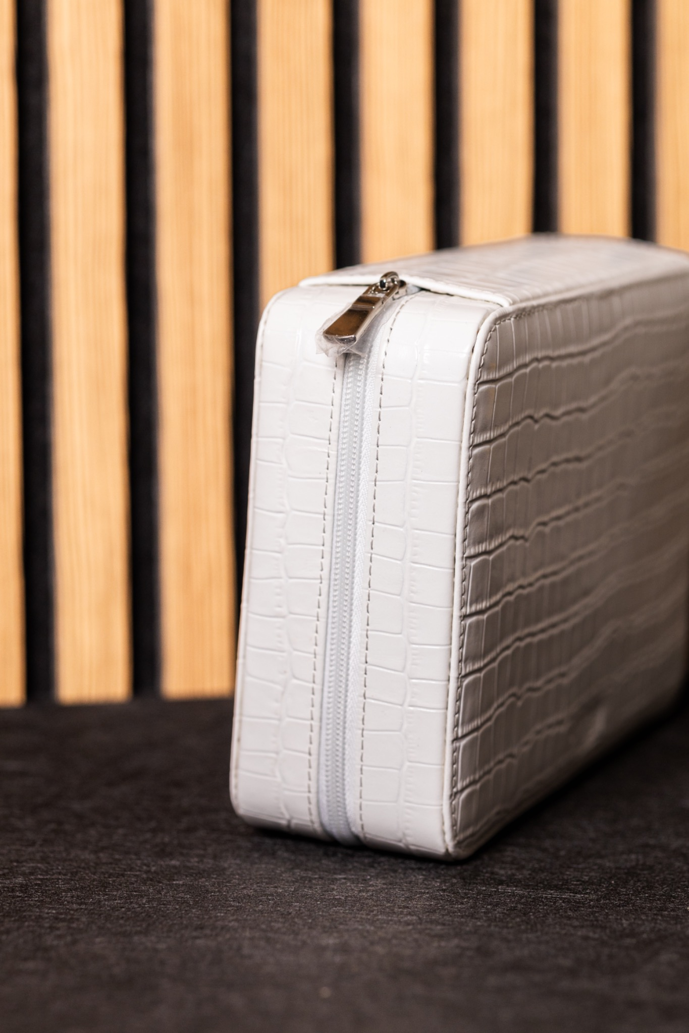 Watchbox für 8 Uhren White Krokodil Prägung
