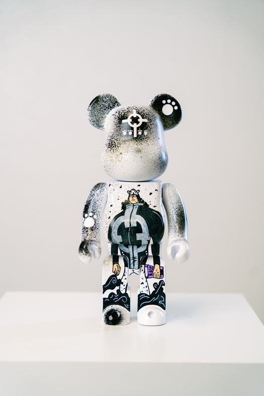 Bearbrick 400% (28cm)  – „Bartholomew Kuma“ Art Edition