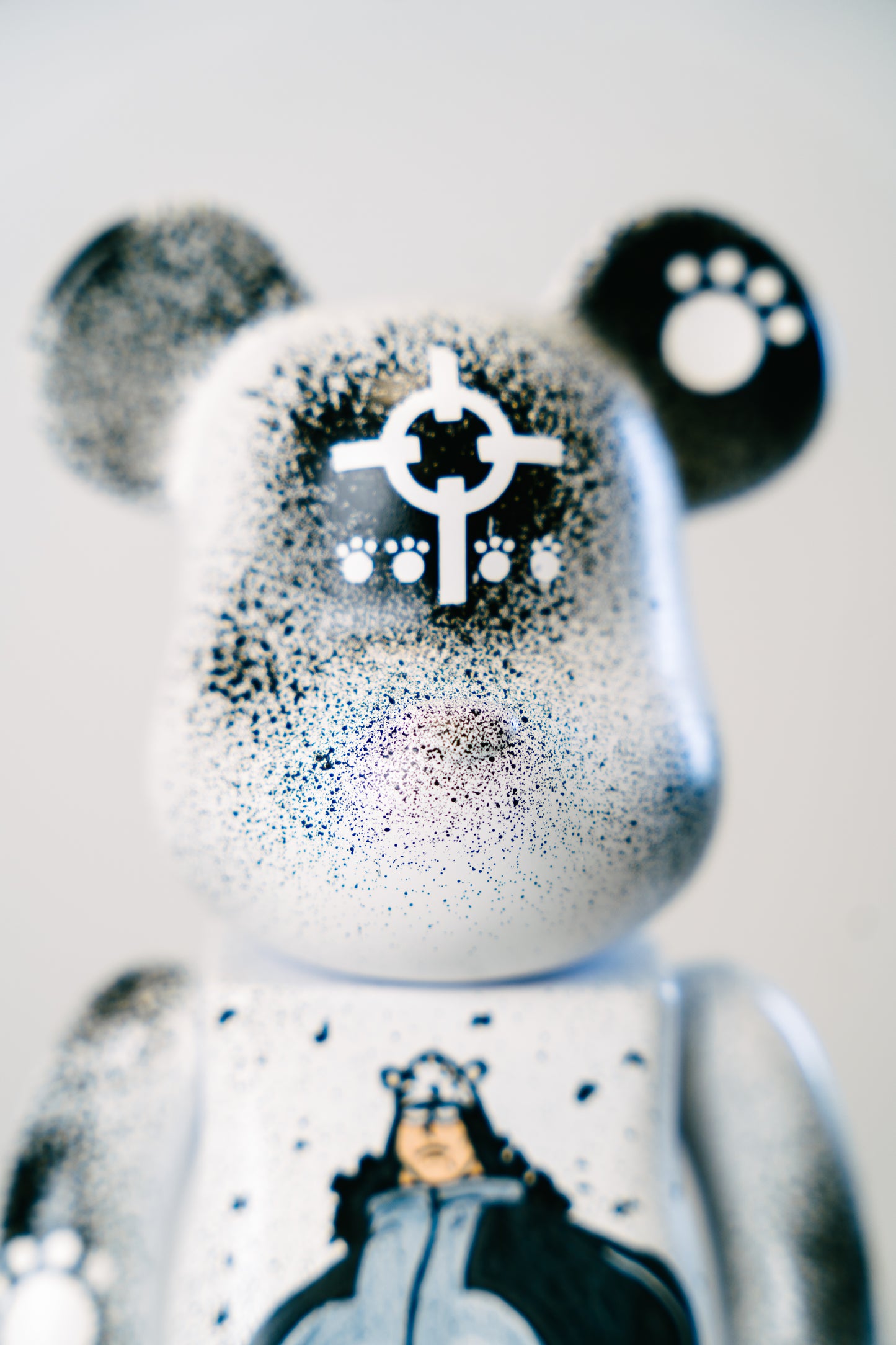 Bearbrick 400% (28cm)  – „Bartholomew Kuma“ Art Edition