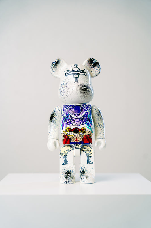 Bearbrick 400%(28 cm) –,,Whitebeard „Gura Gura-“ Edition (One Piece)