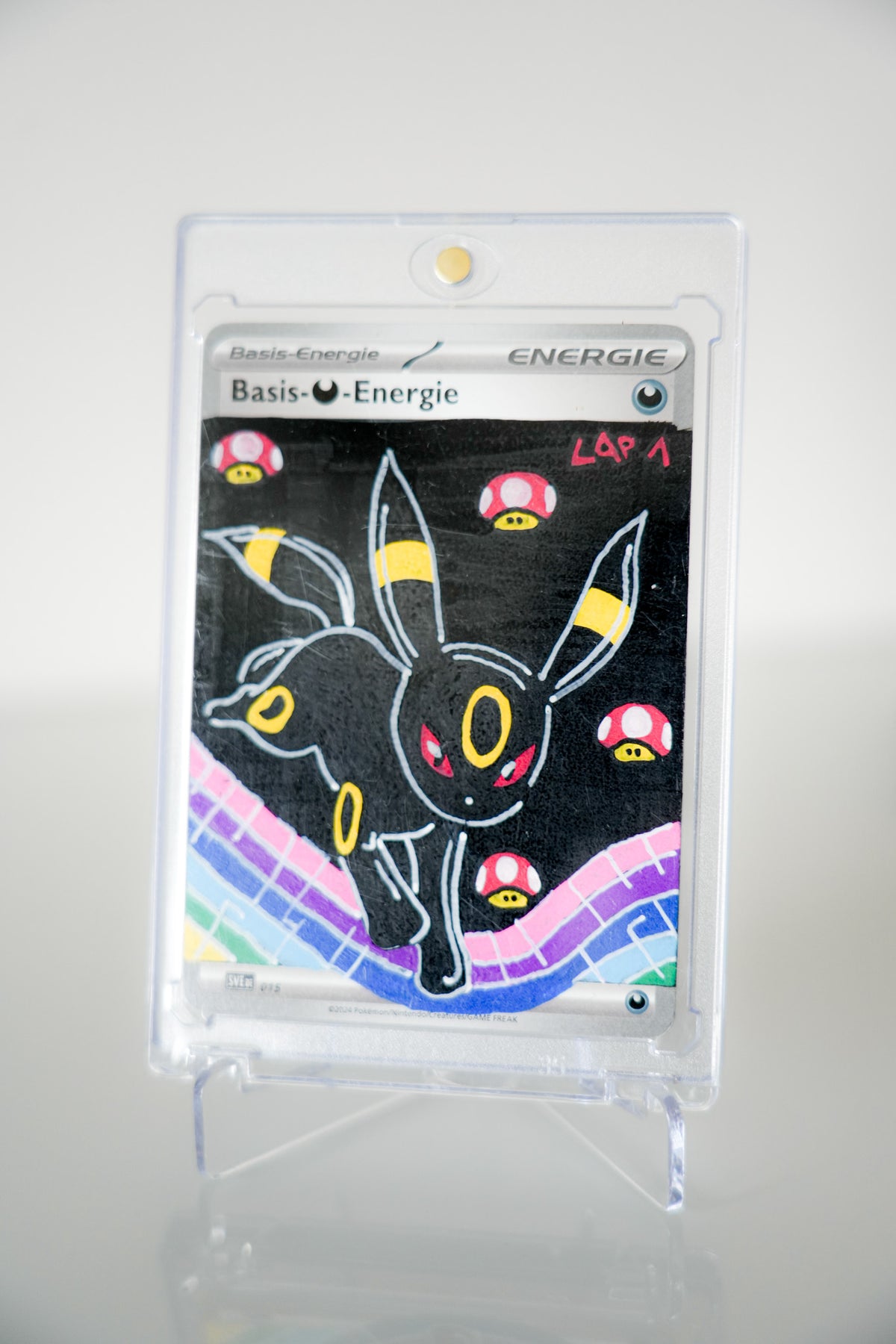Nachtara Rainbow Custom Art Card 1/1 – Handbemalte Pokémon Energiekarte