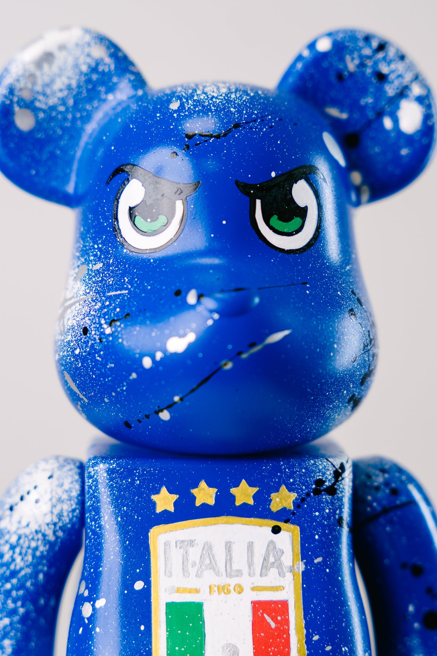 Bearbrick 400%(28 cm) –,,Italien Custom Edition-"