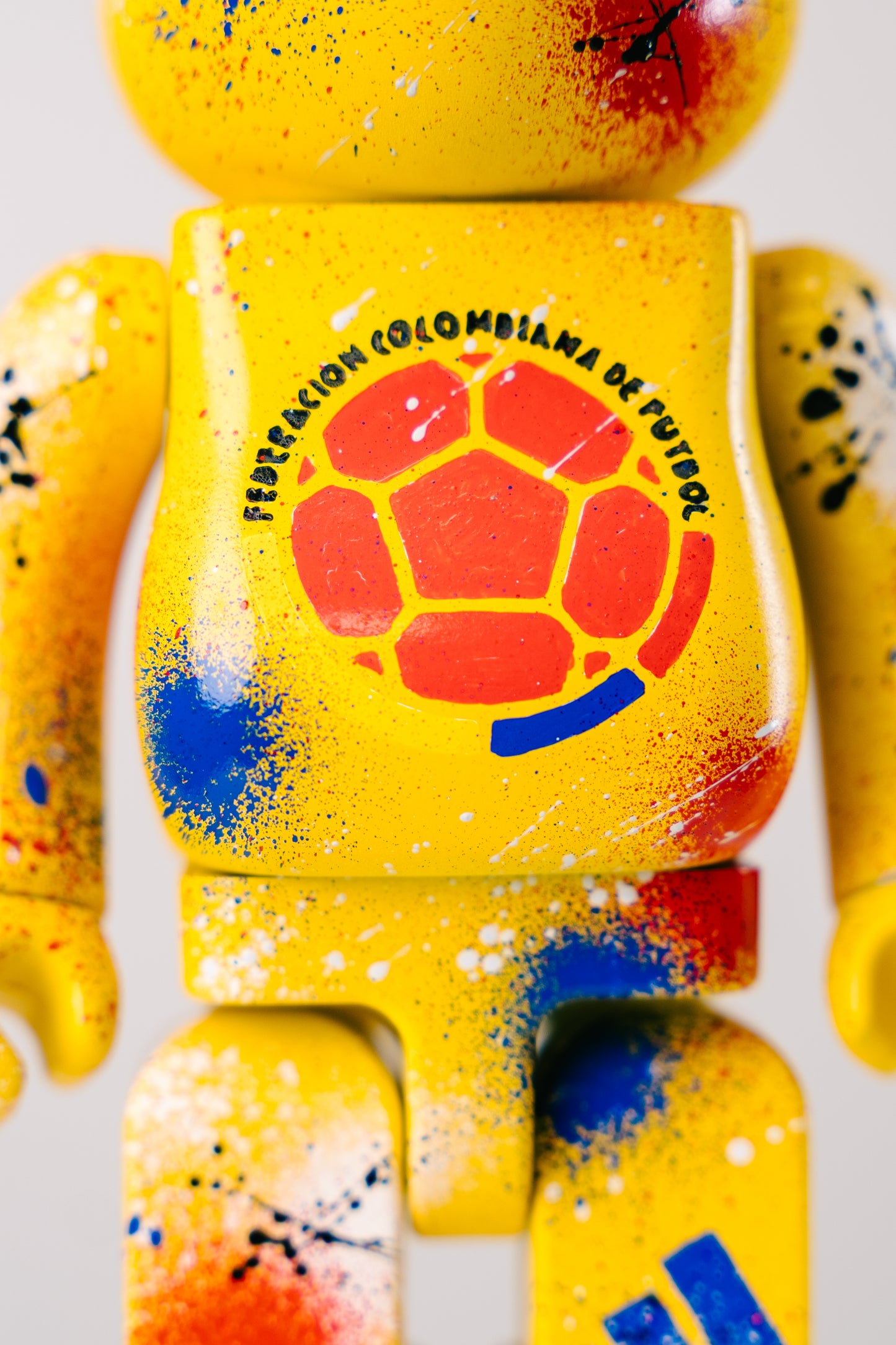 Bearbrick 400%(28 cm) –,,Kolumbien Custom Edition-"