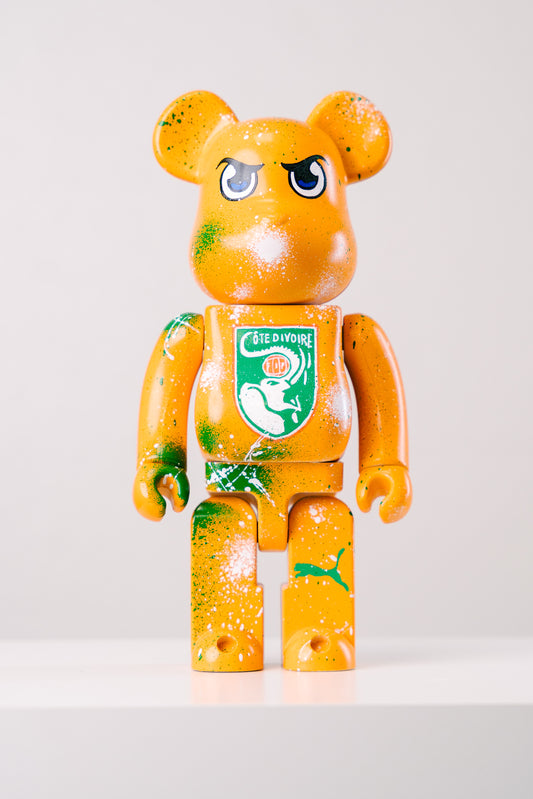 Bearbrick 400%(28 cm) –,,Elfenbeinküste Custom Edition-"