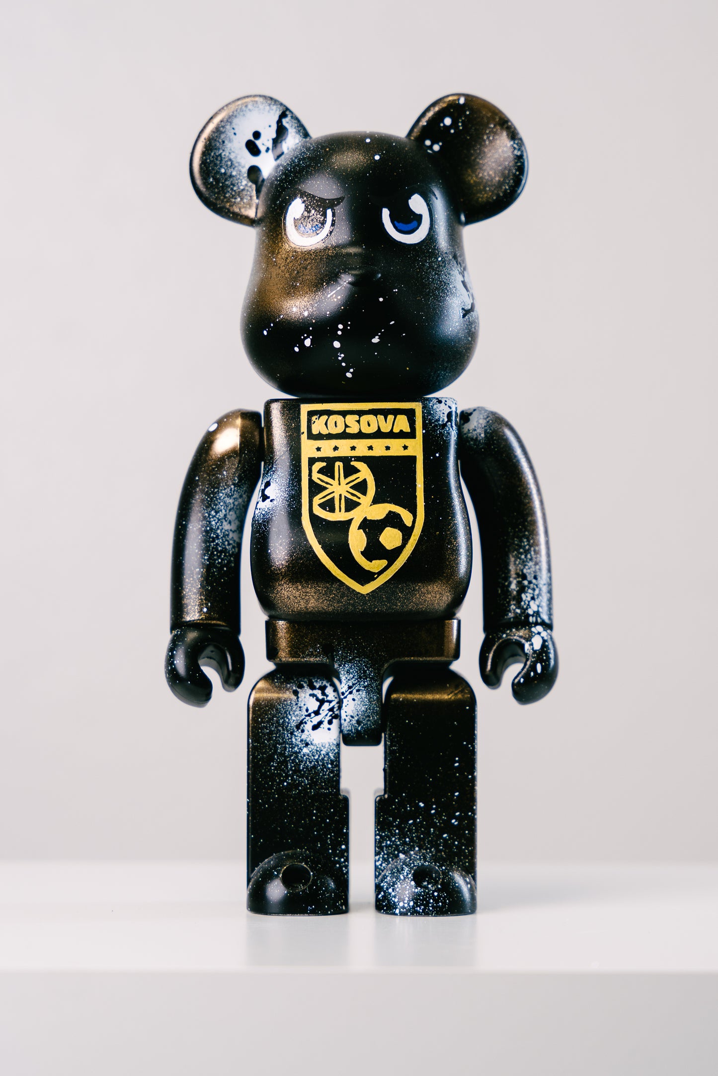 Bearbrick 400%(28 cm )–,, Kosovo Custom Edition-"