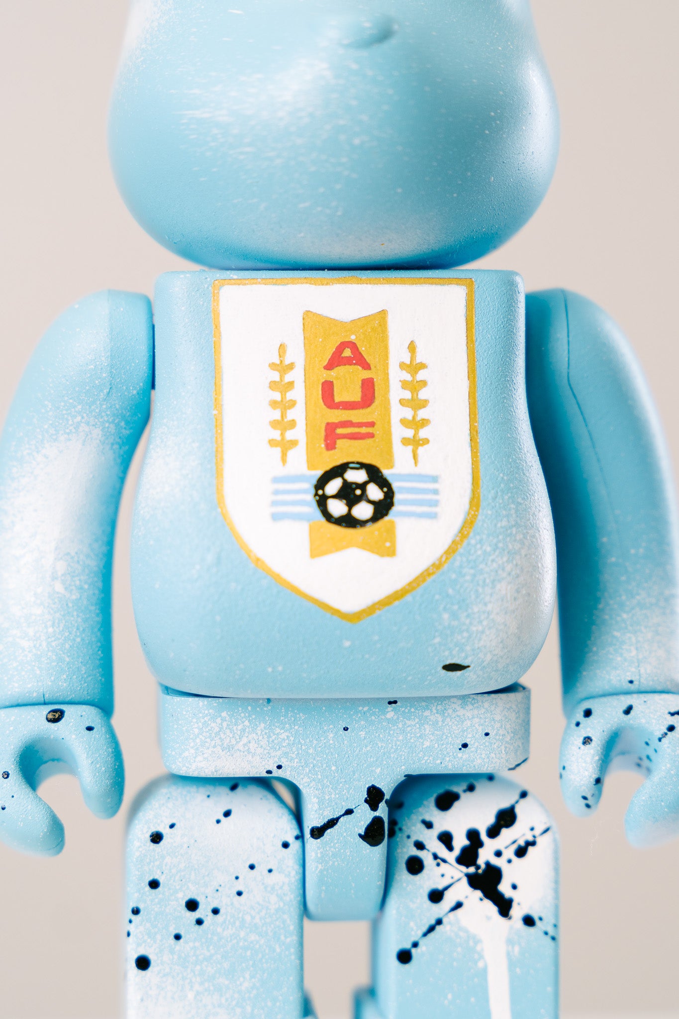 Bearbrick 400% (28 cm) –,,Uruguay Special Edition-"