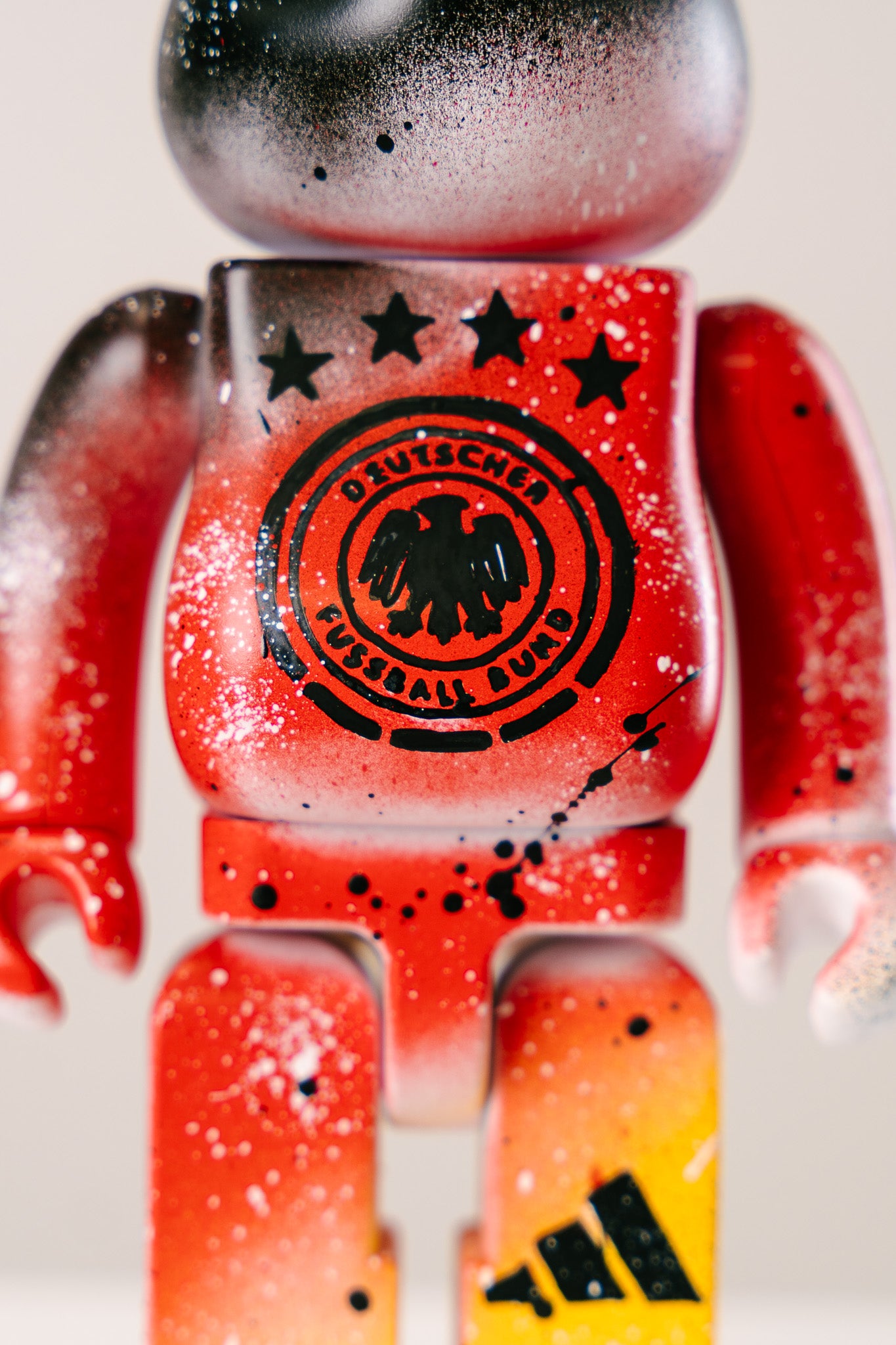 Bearbrick 400%(28 cm) –,,Deutschland Custom Edition-"