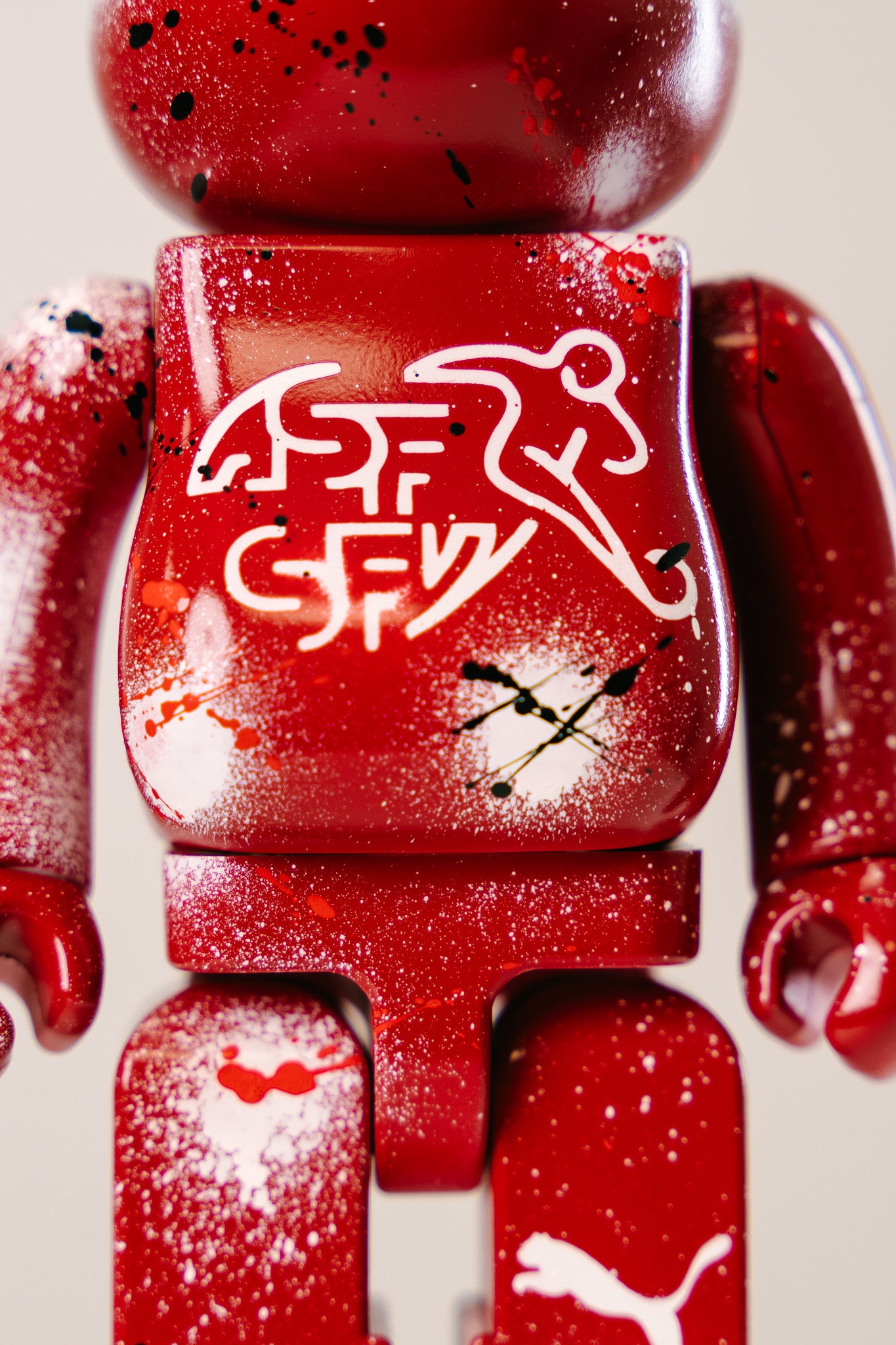 BEARBRICK 400%(28 cm) –,,Schweiz Special Edition-"