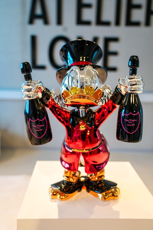 Duck Crown Pop Art Sculpture – 40 cm (Red Edition)